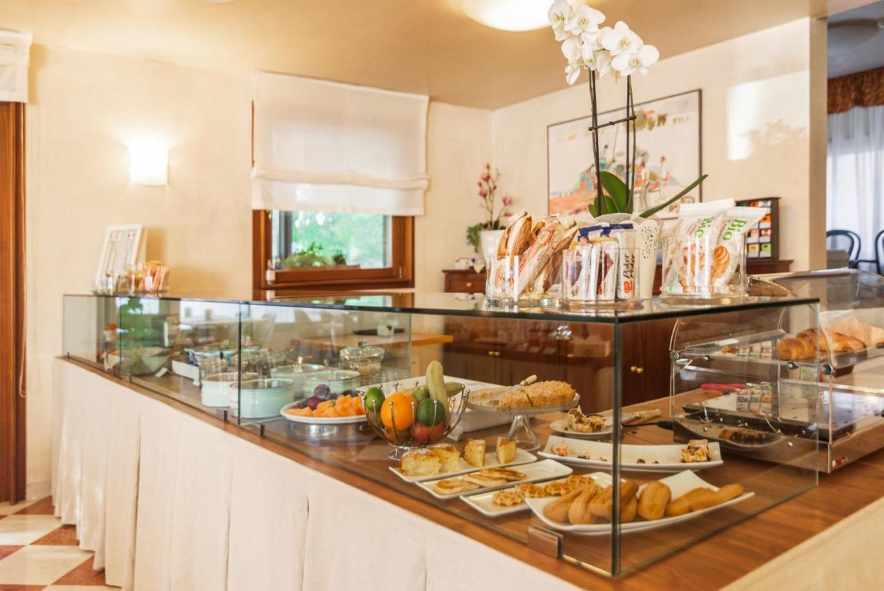 Hotel Alla Torre Кастельфранко-Венето Экстерьер фото